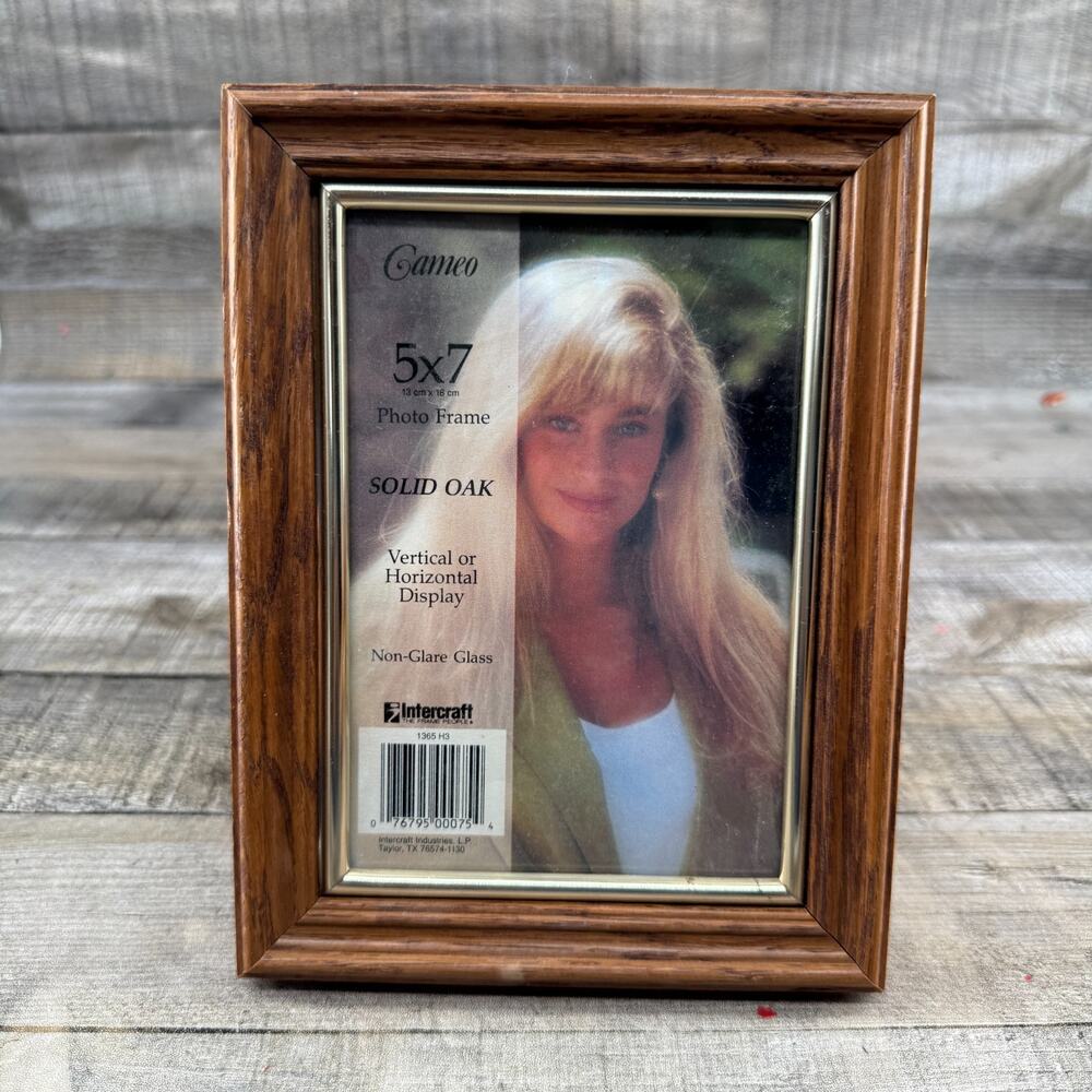 Cameo Solid Oak Picture Frame 5x7 Non Glare Glass